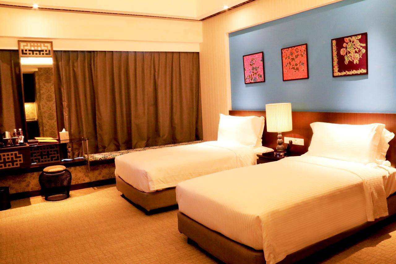 Estadia Hotel Malacca Exterior photo